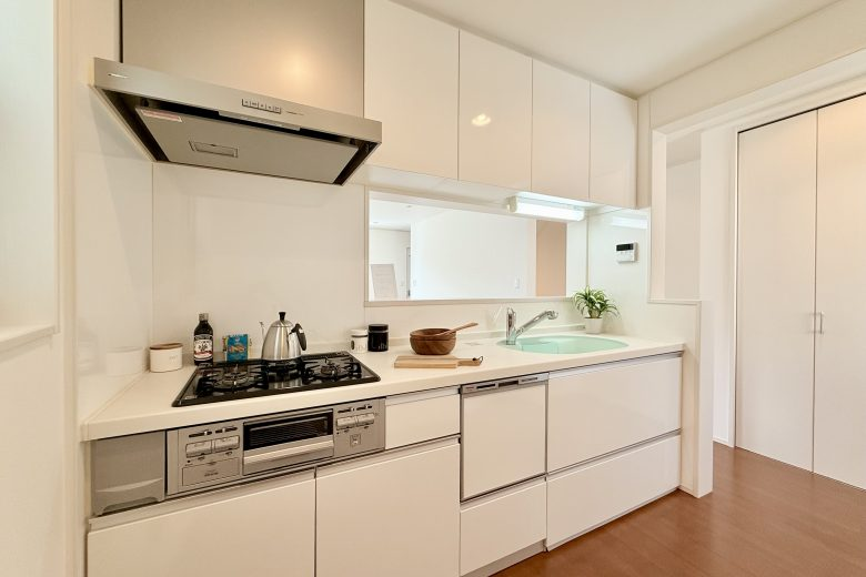 Kitchen sink and countertop, 2nd floor