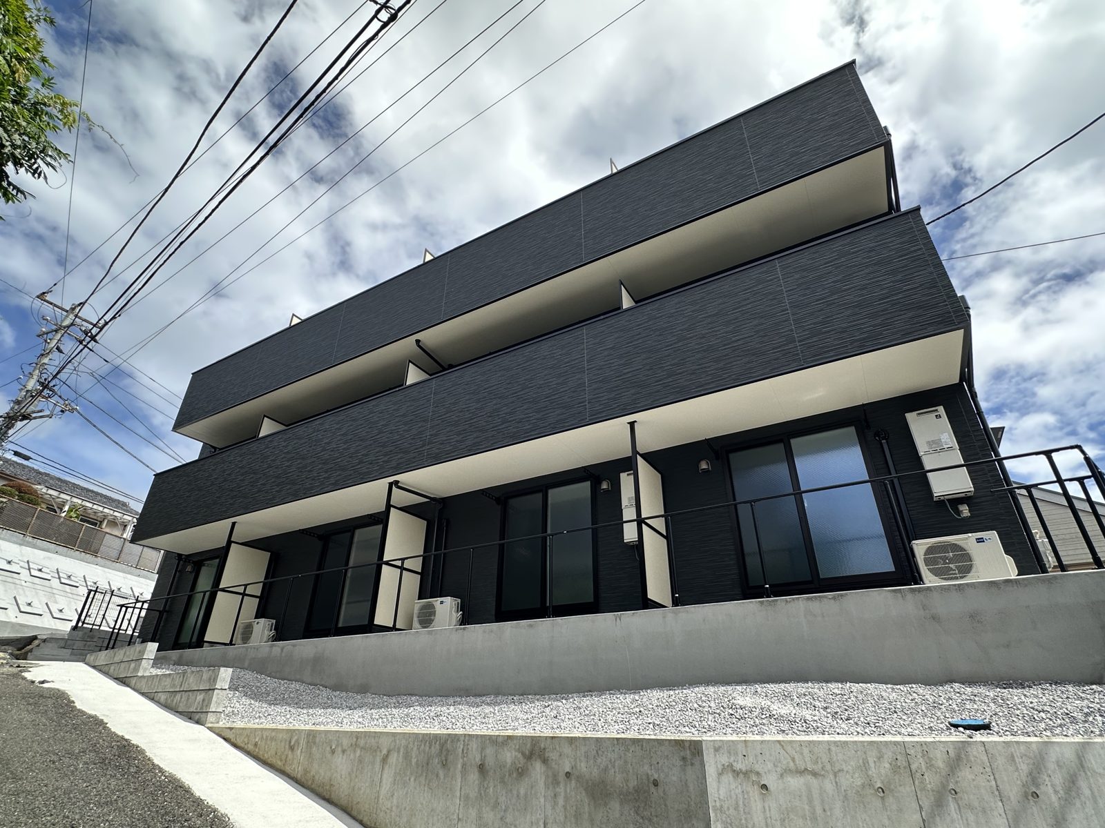 DH Yokohama Minami 1 building exterior